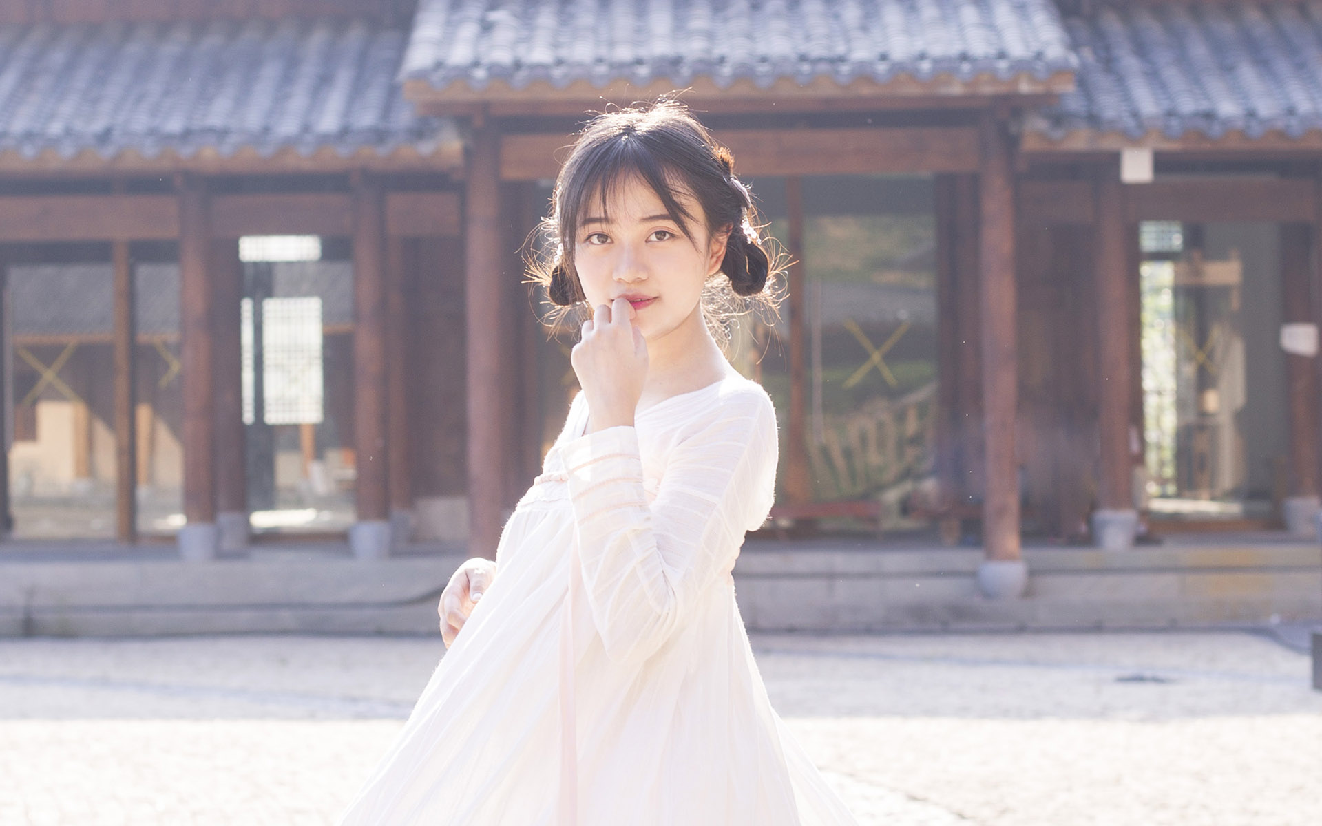 纪录片《隧道回声》封面